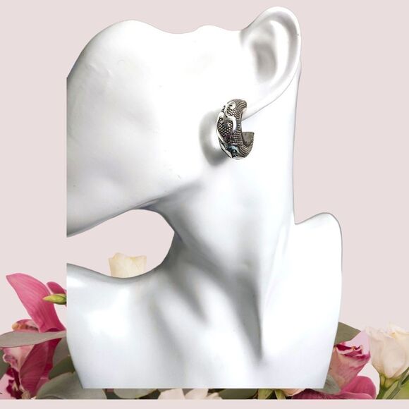 Beautiful Silver-tone Hoops - Picture 4 of 4